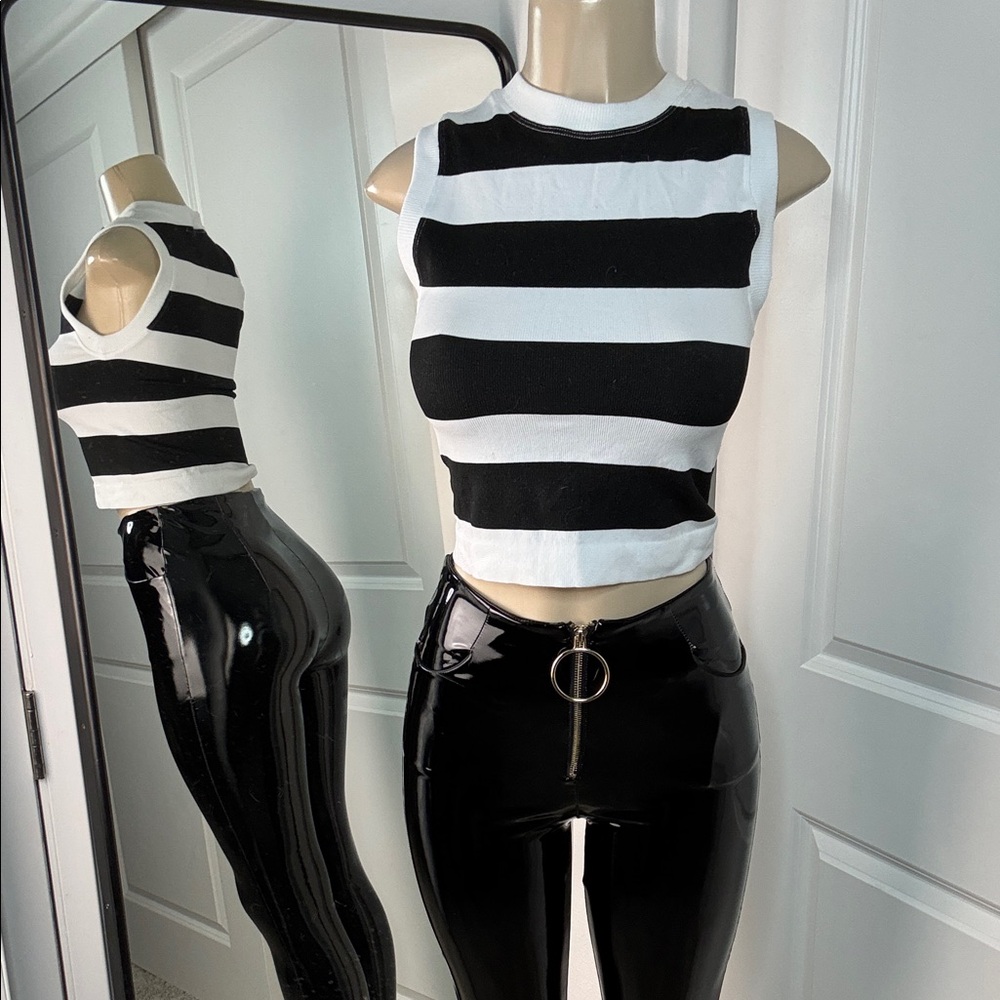 Striped Black and White Sleeveless Top small